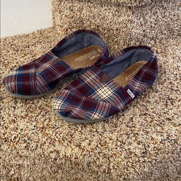 Cozy Plaid Toms - Picture 1 of 4